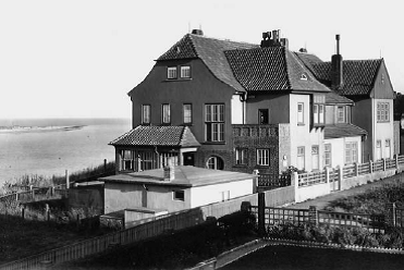 Island station 1926-1945